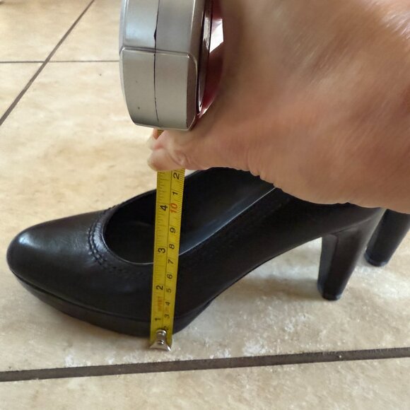 Stuart Weitzman All Leather Black Platform Pumps in Size 5M - Picture 5 of 7
